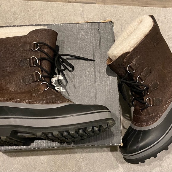Sorel Caribou Wool lined, Waterproof Winter Boot. - Picture 3 of 7